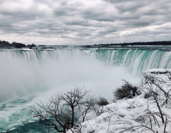 Winter season unveils a captivating sight at Niagara Falls
